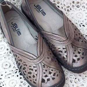 JBU slip on shoes